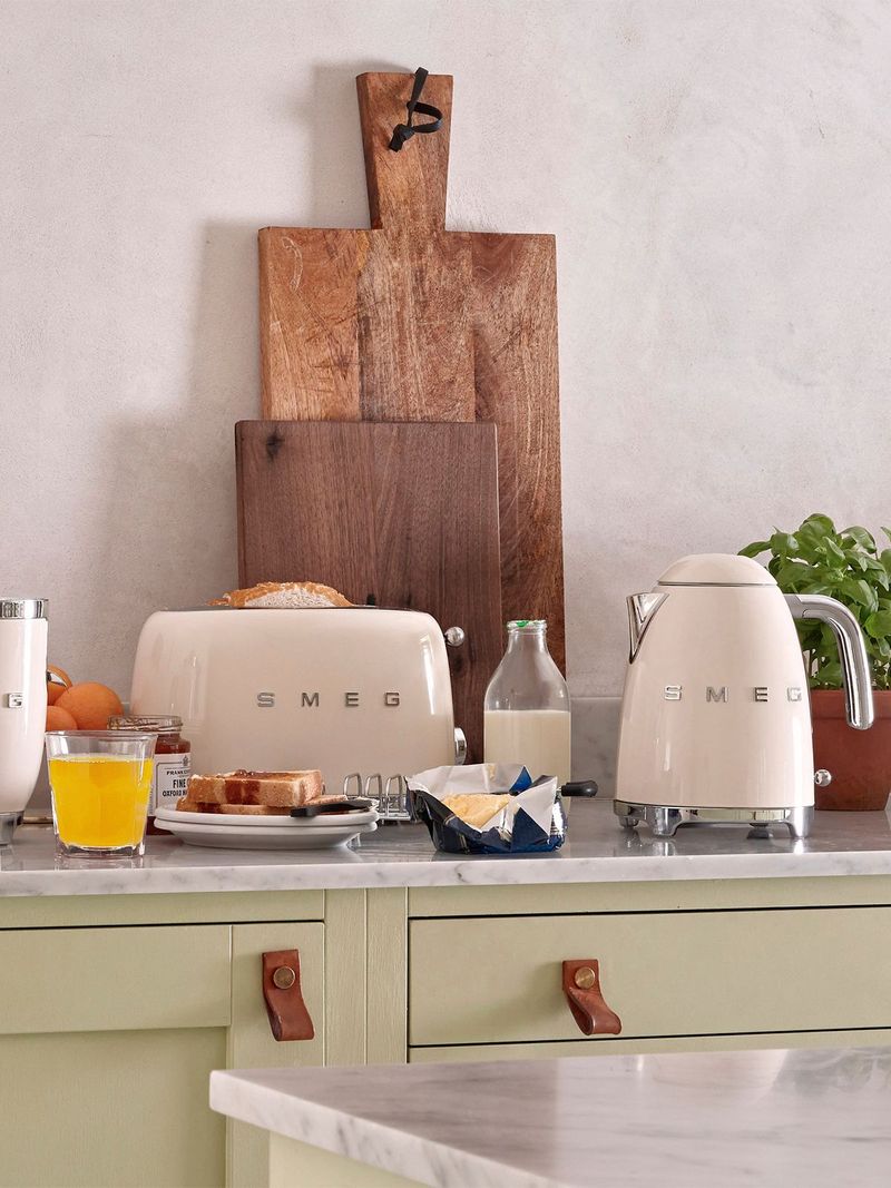 SMEG Retro Kettle Cream