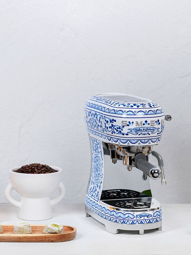 SMEG Dolce & Gabbana Blu Mediterraneo Coffee Machine
Smeg